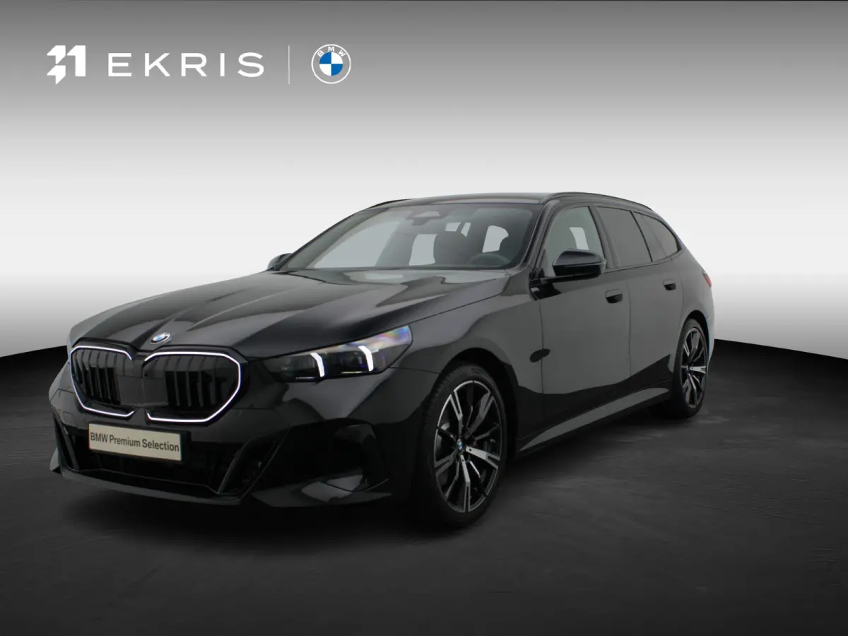 520i M Sportpakket Pro | Iconic Glow | Panoramadak | Trekhaak | Travel Pack | Innovation Pack | Comfort Pack | Showroom Selection