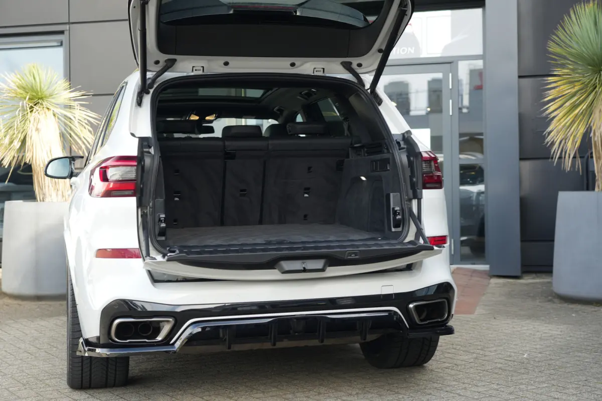 M50i M Sport High Executive 531pk Panoramadak/360Camera/Maxton
