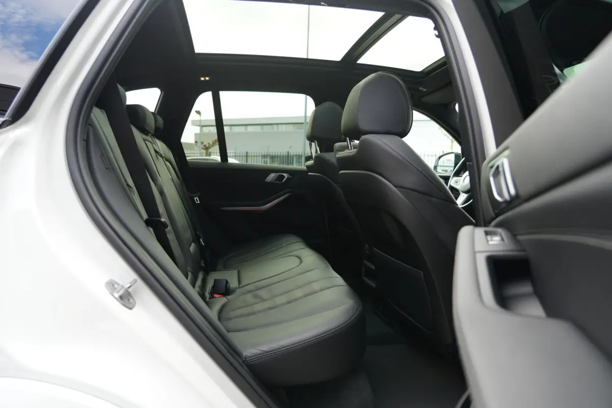 M50i M Sport High Executive 531pk Panoramadak/360Camera/Maxton
