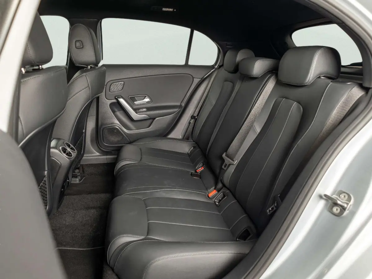 Hatchback 180 Business Solution Luxury Panorama dak
