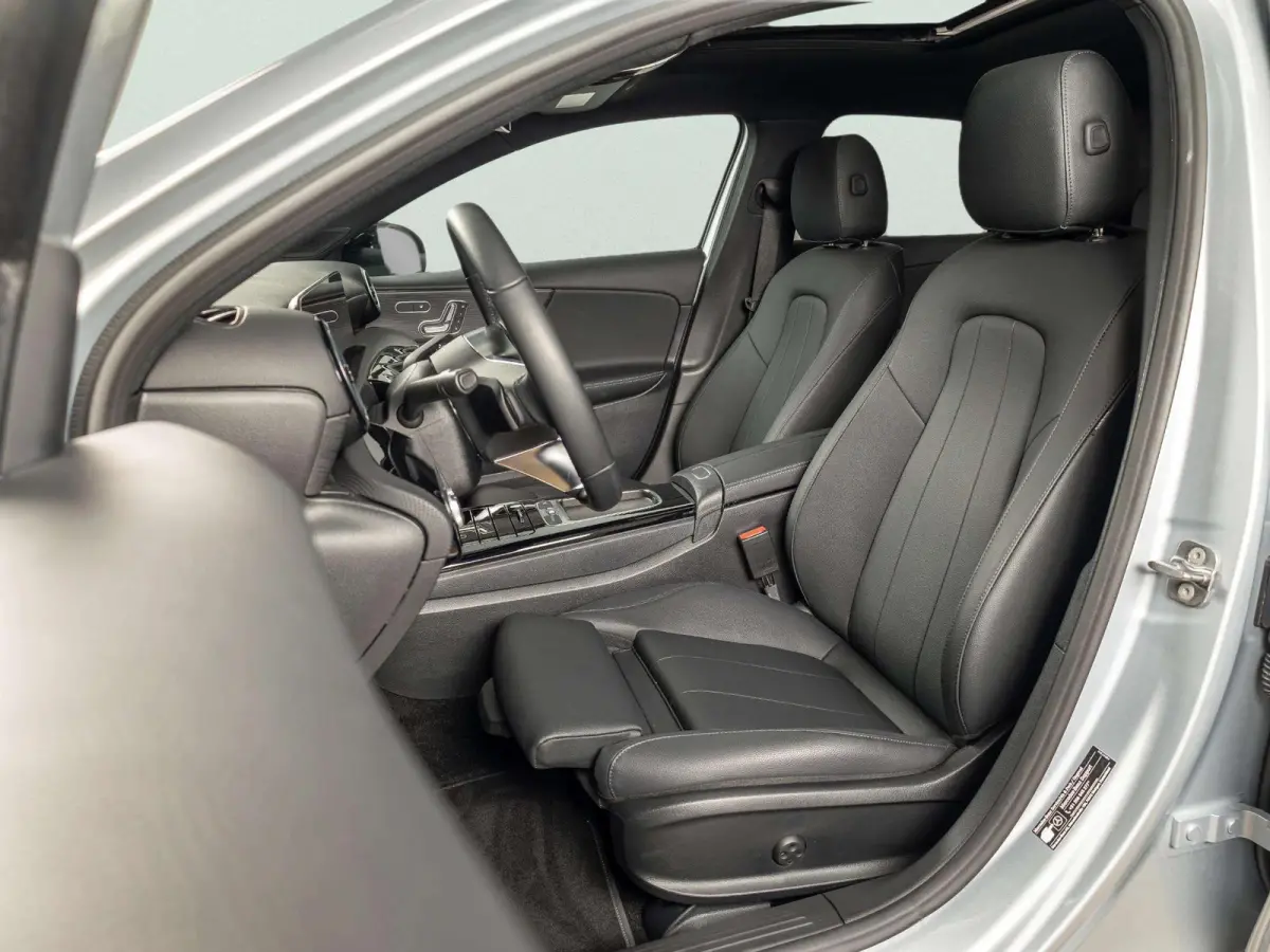 Hatchback 180 Business Solution Luxury Panorama dak