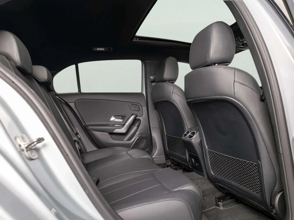 Hatchback 180 Business Solution Luxury Panorama dak