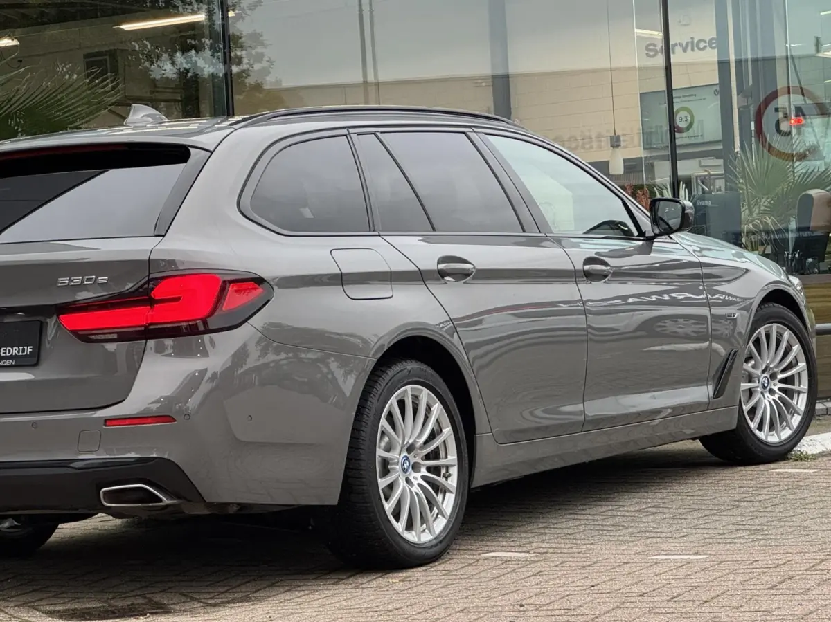 530e Business Edition Plus 2021 Berninagrau