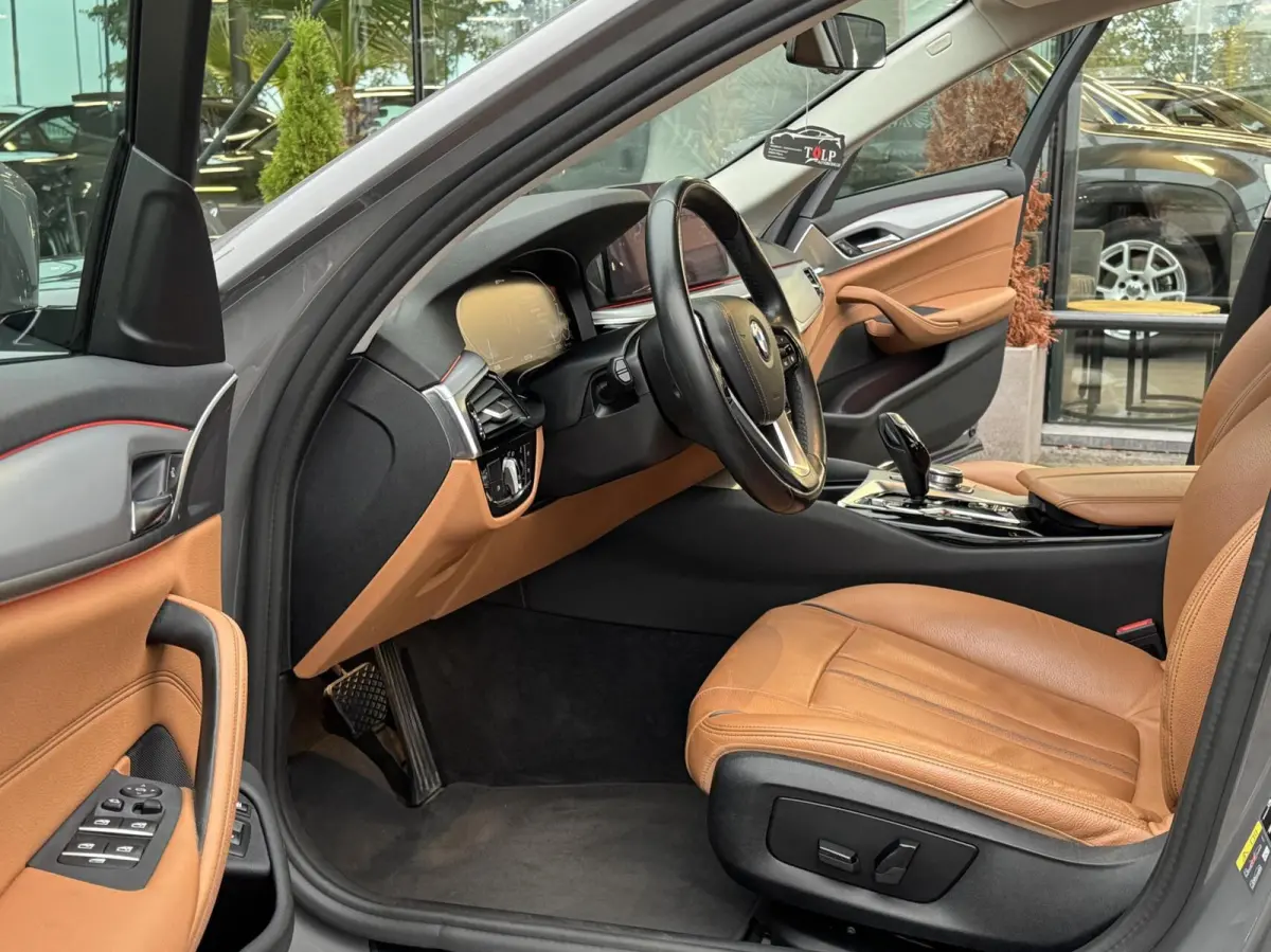 530e Business Edition Plus 2021 Berninagrau