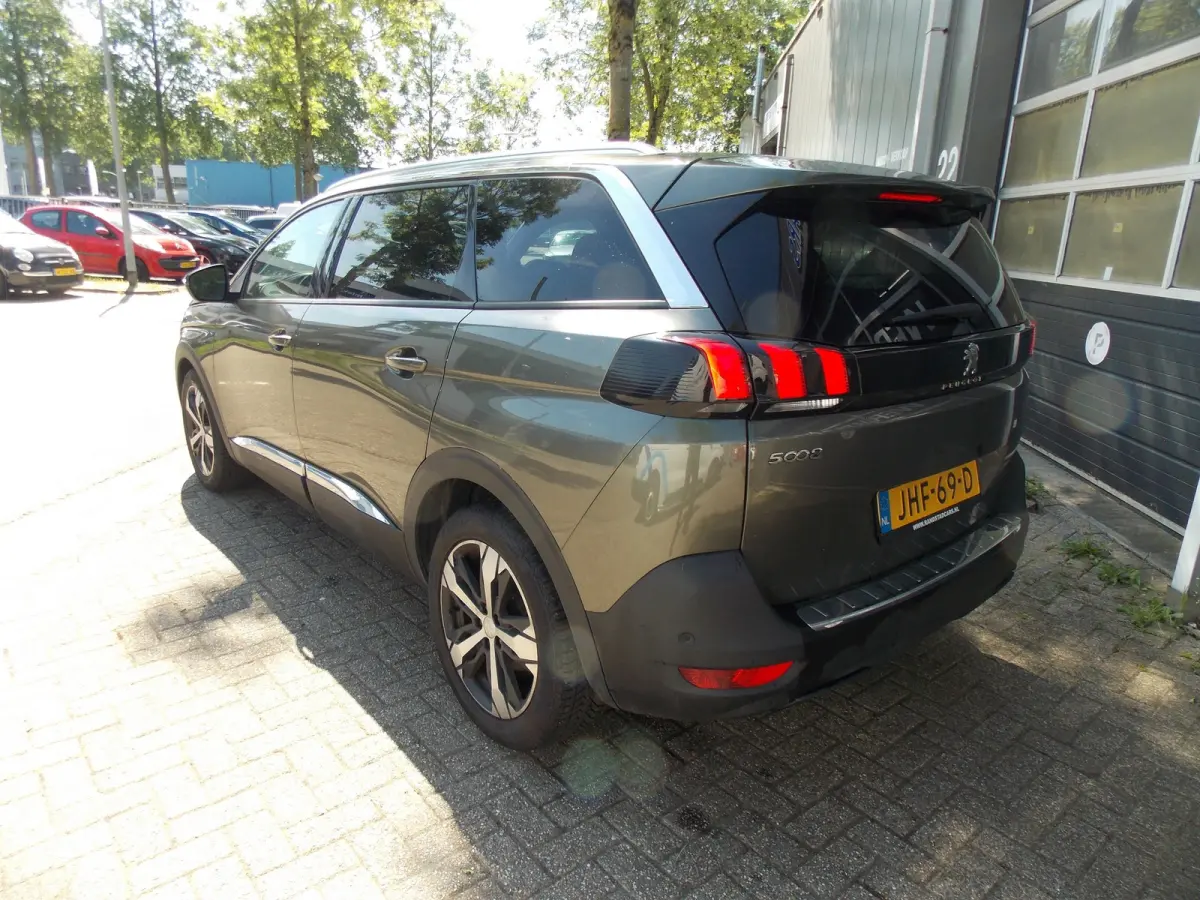 1.2 PureTech Allure Automaat Airco Elek Pakket 7 personen 5deurs 2017bj GARANTIE