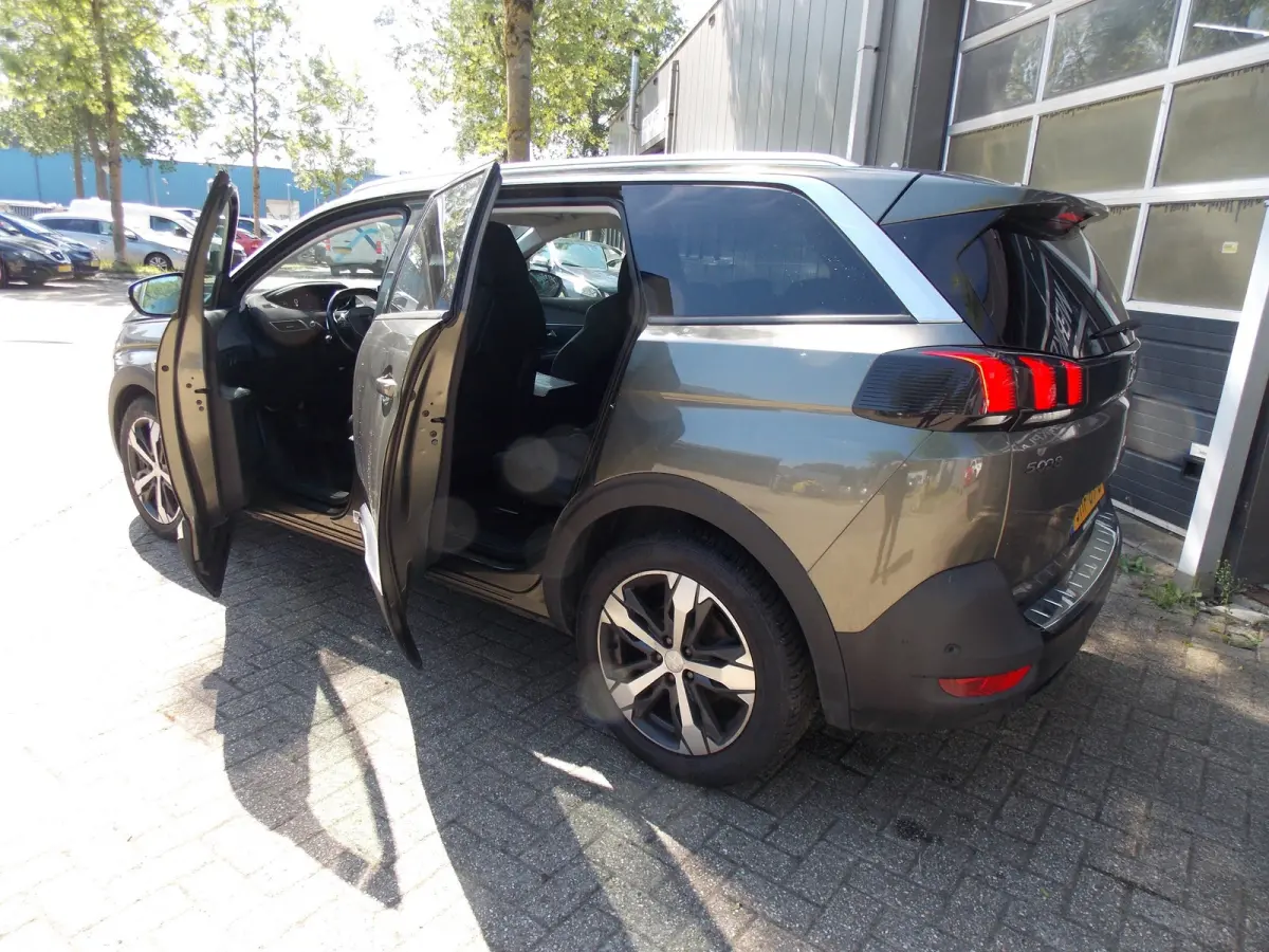 1.2 PureTech Allure Automaat Airco Elek Pakket 7 personen 5deurs 2017bj GARANTIE