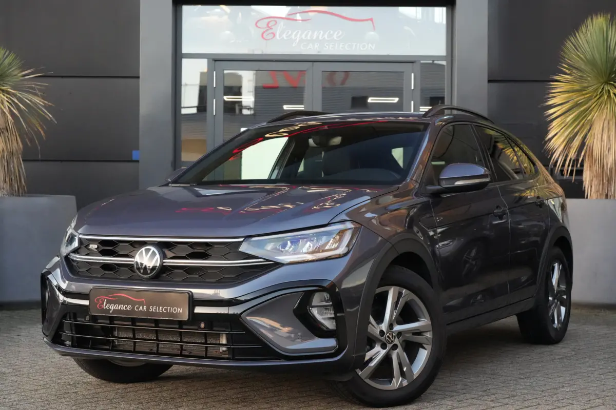 1.0 TSI R-Line | 110 PK | Navigatie | Adaptieve cruise control | Stoelverwarming | Volkswagen Taigo R-Line met 110 PK, voorzien van een 1.0-liter 3-cilinder TSI-benzinemotor, navigatiesystee