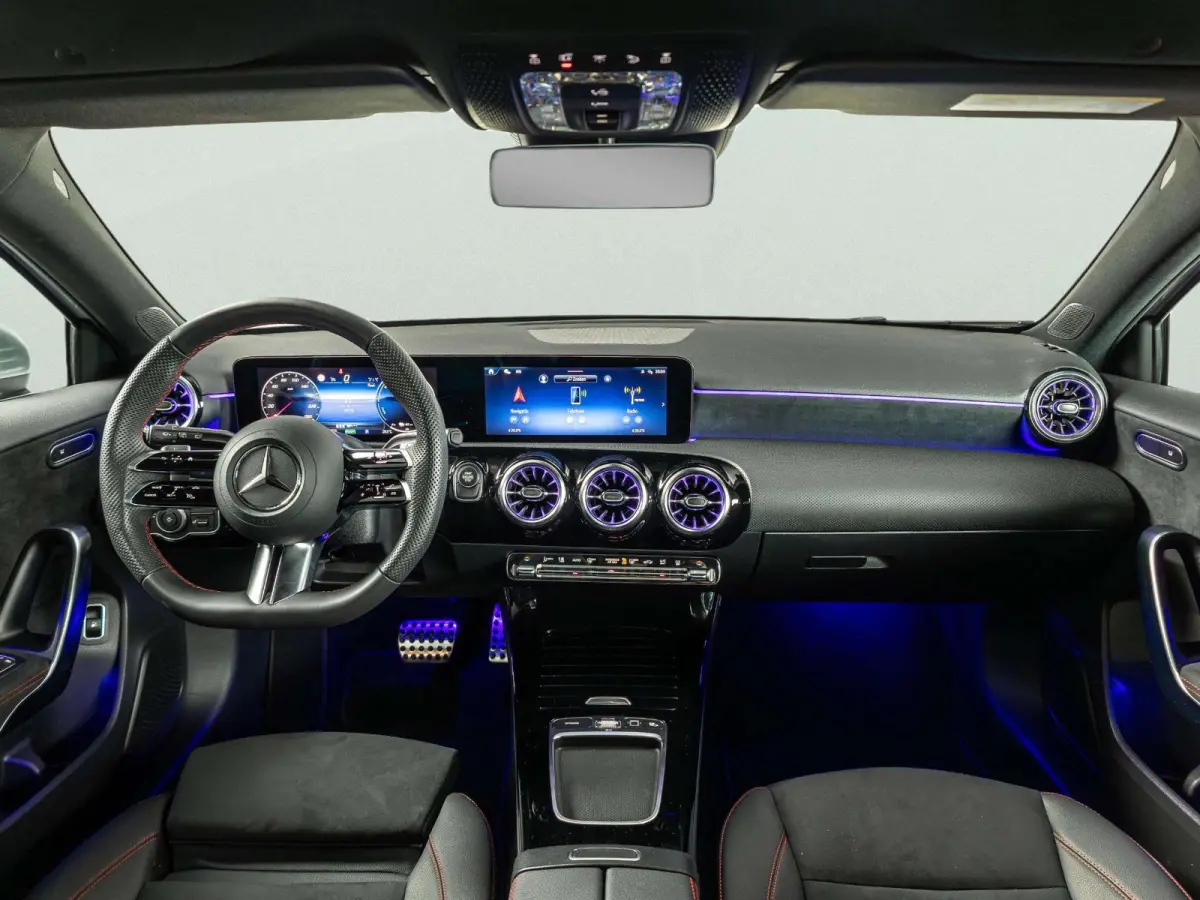 Hatchback 250 e Business Solution AMG Panorama dak