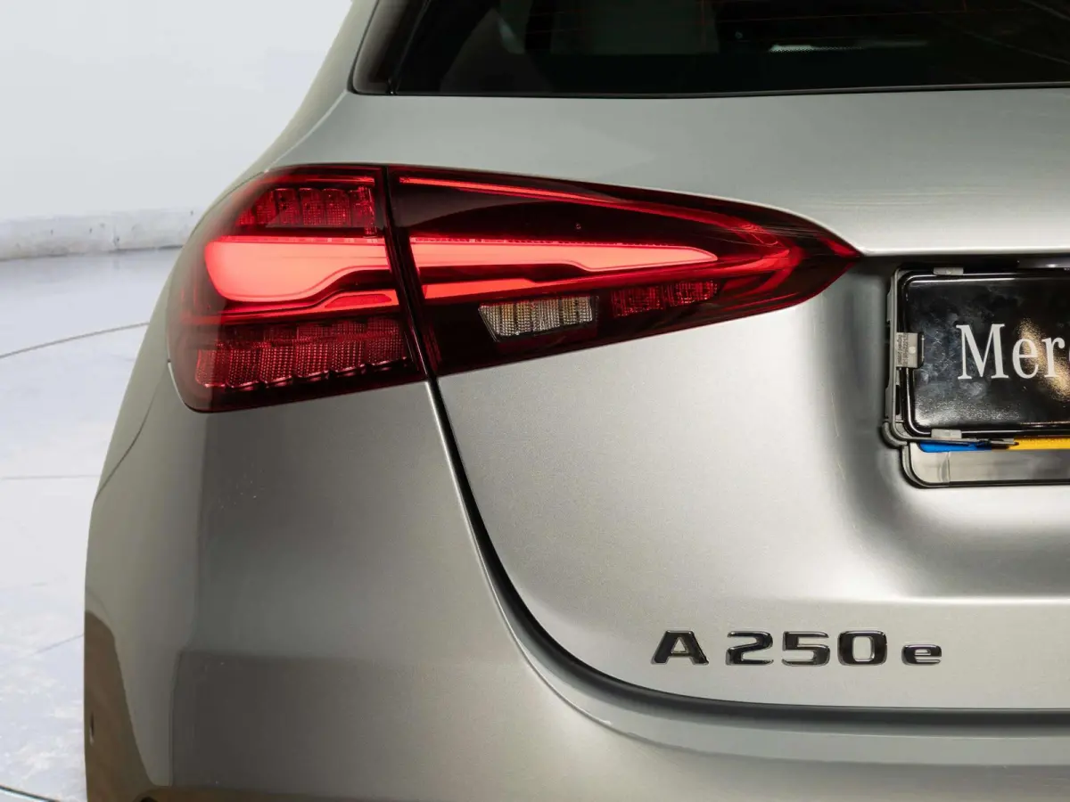 Hatchback 250 e Business Solution AMG Panorama dak
