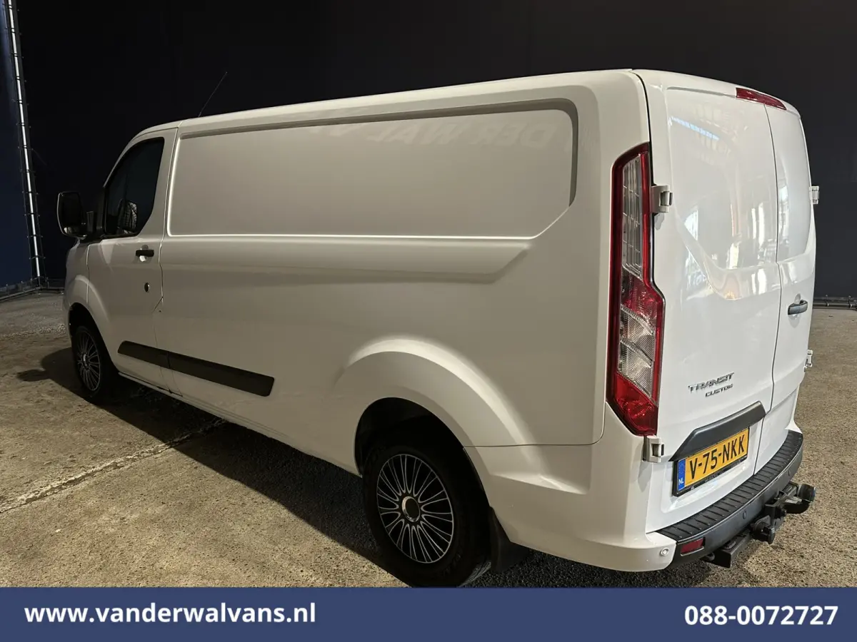 2.0 TDCI 131pk L2H1 Euro6 Airco | LED | Apple Carplay | Cruisecontrol | 2800kg Trekhaak Parkeersensoren, Stoelverwarming, Verwarmde voorruit, Bijrijdersbank