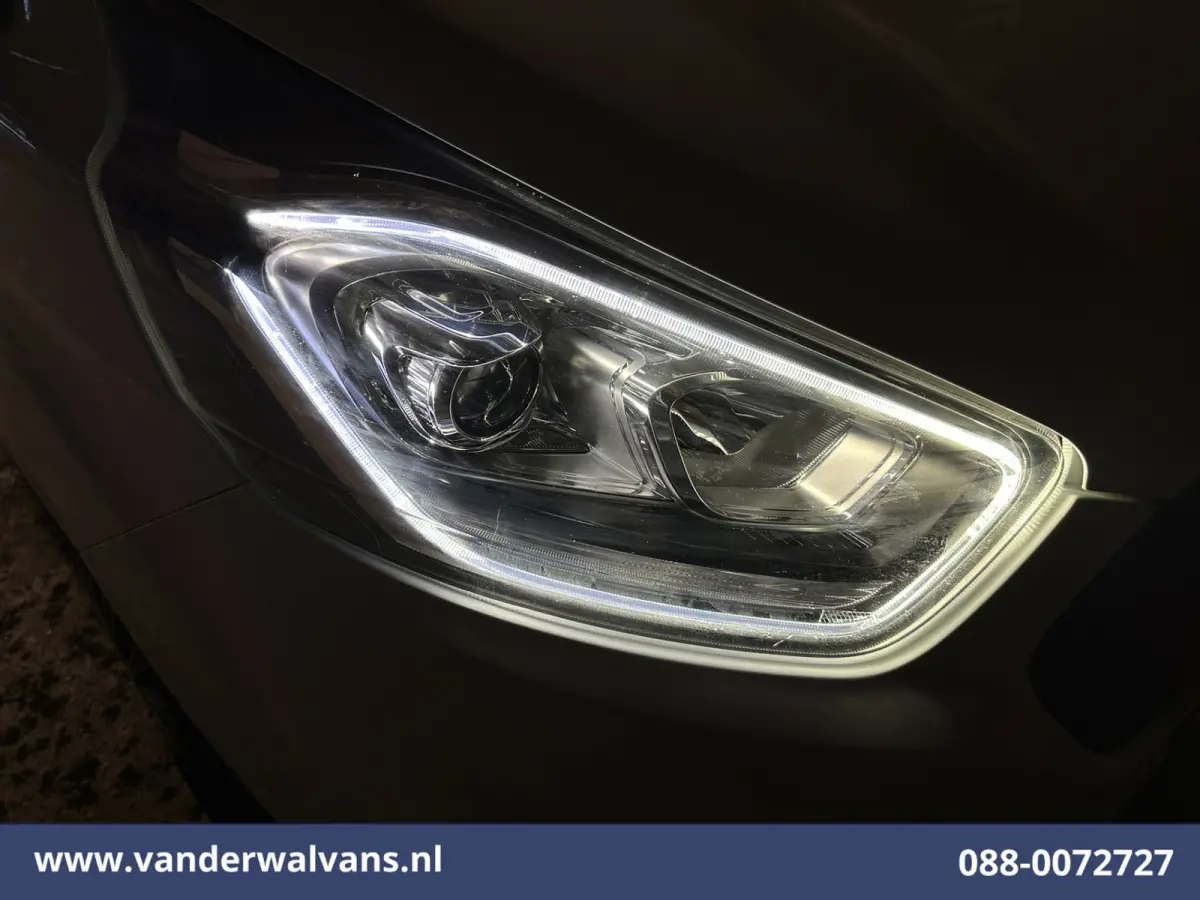 2.0 TDCI 131pk L2H1 Euro6 Airco | LED | Apple Carplay | Cruisecontrol | 2800kg Trekhaak Parkeersensoren, Stoelverwarming, Verwarmde voorruit, Bijrijdersbank