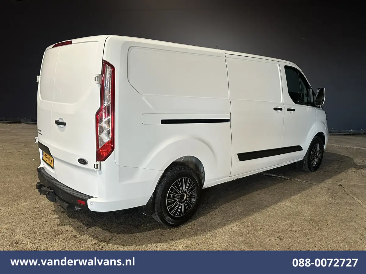 2.0 TDCI 131pk L2H1 Euro6 Airco | LED | Apple Carplay | Cruisecontrol | 2800kg Trekhaak Parkeersensoren, Stoelverwarming, Verwarmde voorruit, Bijrijdersbank