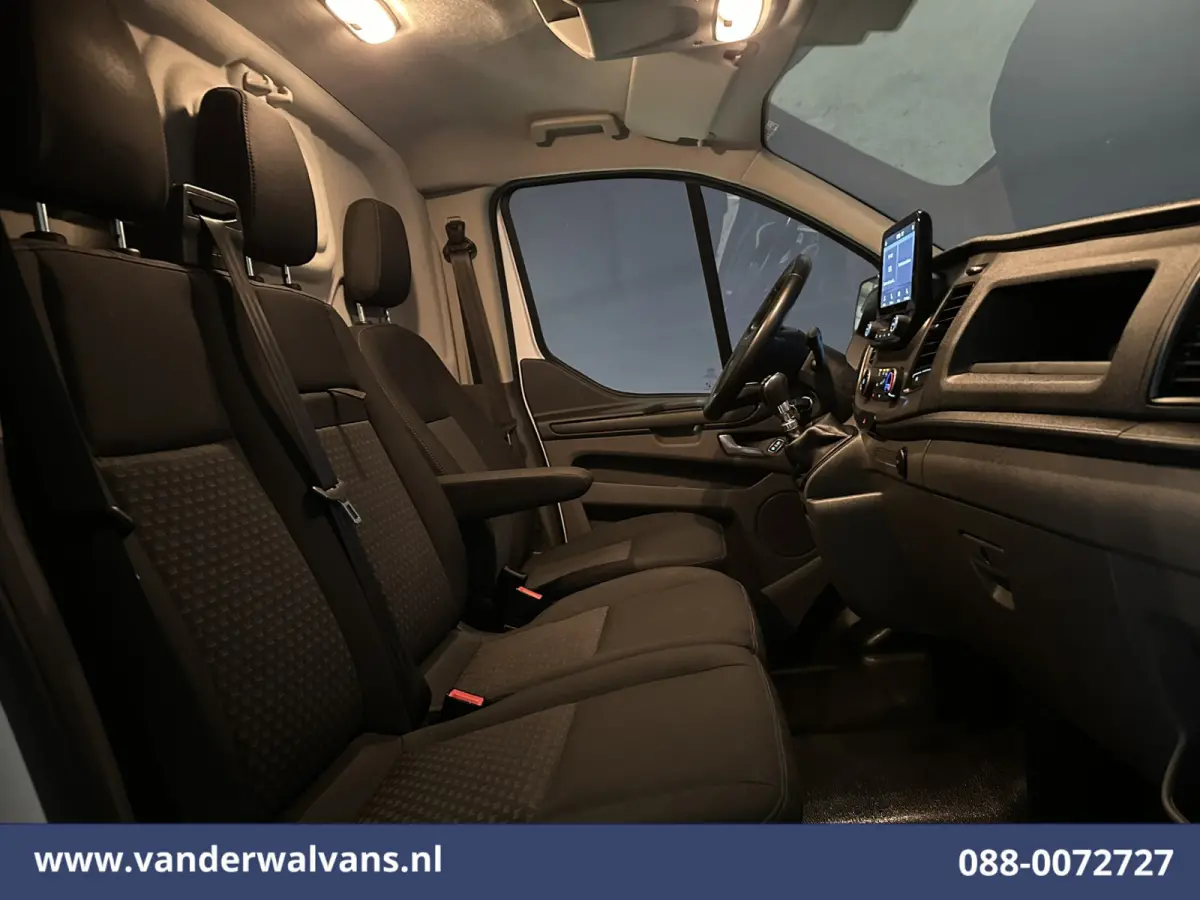 2.0 TDCI 131pk L2H1 Euro6 Airco | LED | Apple Carplay | Cruisecontrol | 2800kg Trekhaak Parkeersensoren, Stoelverwarming, Verwarmde voorruit, Bijrijdersbank