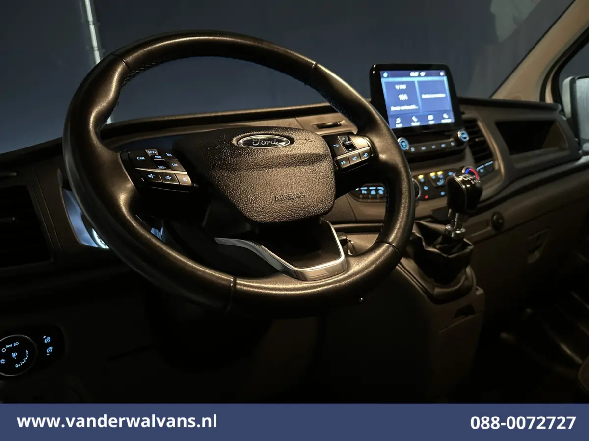 2.0 TDCI 131pk L2H1 Euro6 Airco | LED | Apple Carplay | Cruisecontrol | 2800kg Trekhaak Parkeersensoren, Stoelverwarming, Verwarmde voorruit, Bijrijdersbank