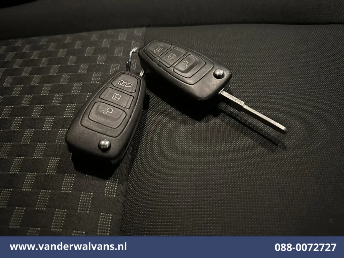 2.0 TDCI 131pk L2H1 Euro6 Airco | LED | Apple Carplay | Cruisecontrol | 2800kg Trekhaak Parkeersensoren, Stoelverwarming, Verwarmde voorruit, Bijrijdersbank