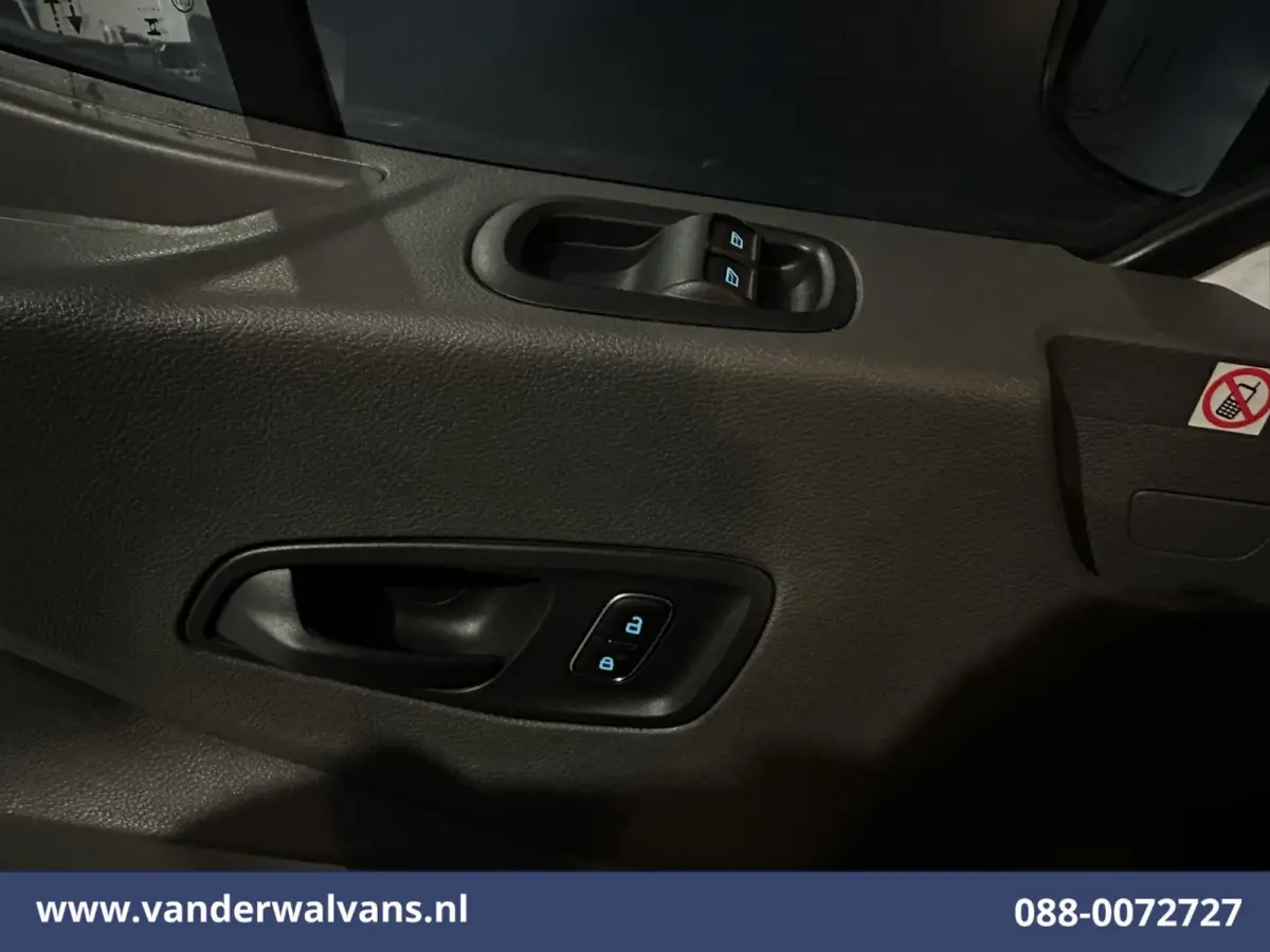 2.0 TDCI 130pk L4H3 Jumbo Euro6 Airco | Camera | Cruisecontrol | Stoelverwarming | Verwarmde voorruit Parkeersensoren, Bijrijdersbank