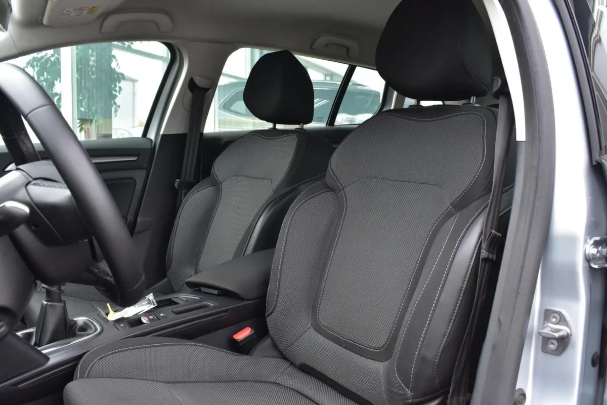1.3 TCe 140 Equilibre|Navi|Cruise|PDC|Airco|