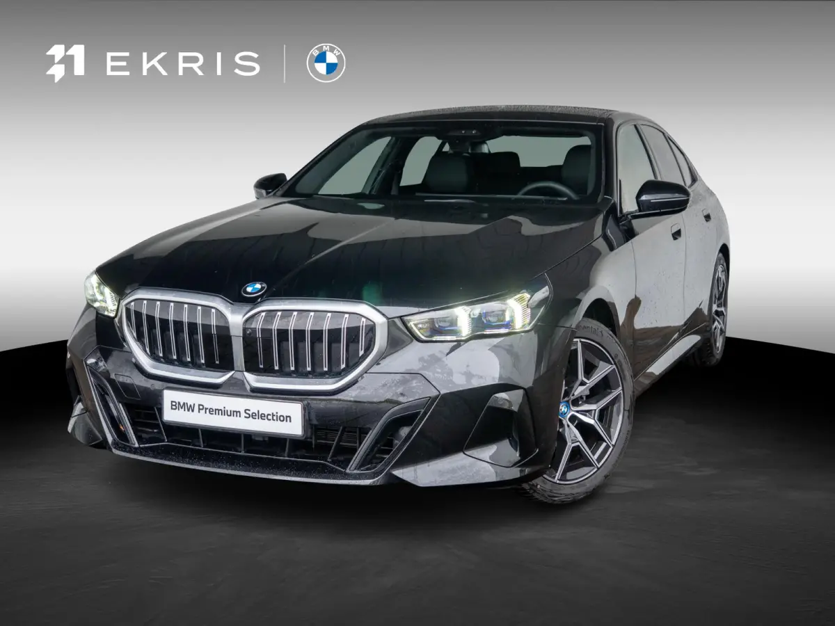 520i | M Sportpakket | Innovation Pack | Verwarmd Stuurwiel | Comfort Access | Panoramadak | Stoelverwarming | Harman-Kardon | Trekhaak