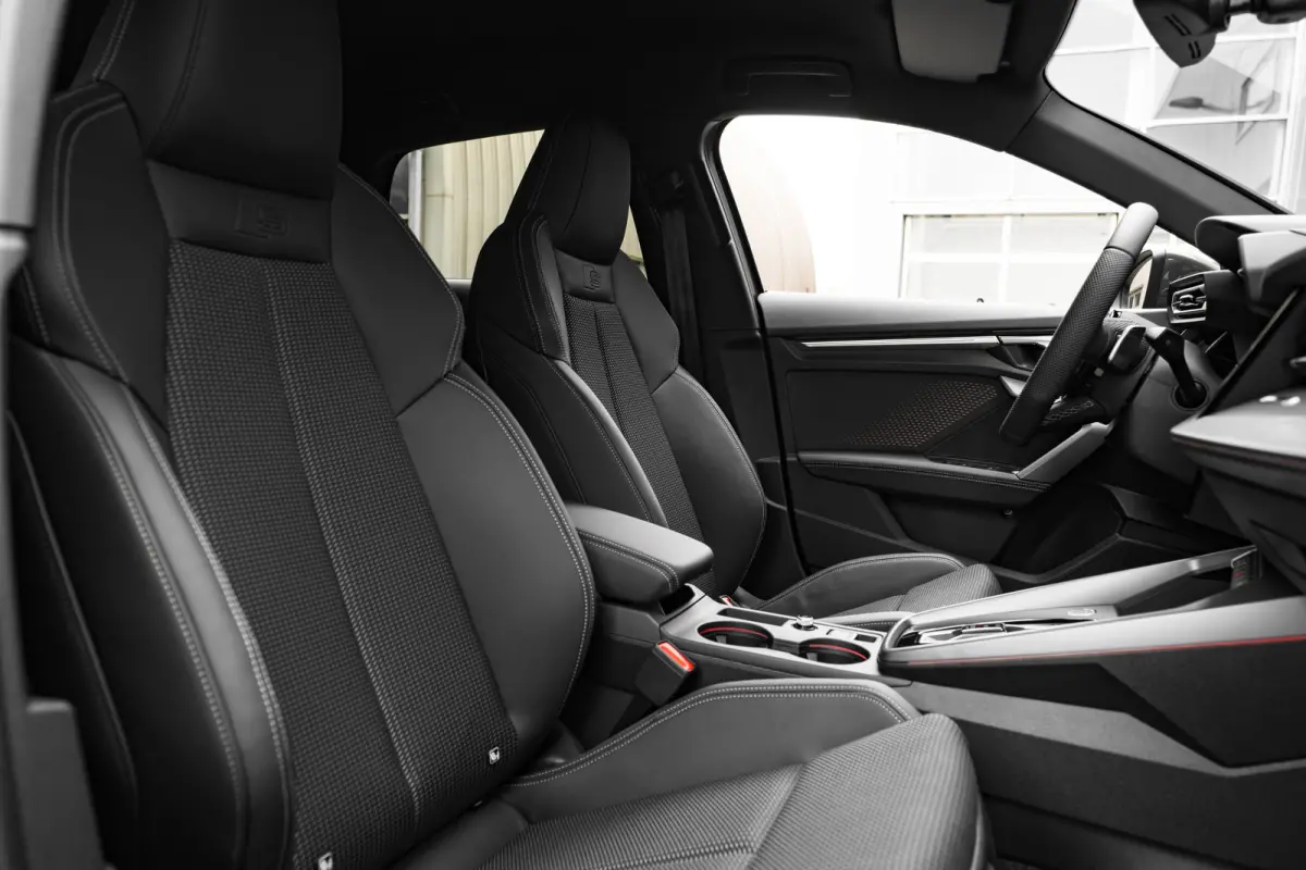 S edition | Aluminium optiek in het interieur | Assistentiepakket Rijden en Parkeren Plus | Audi virtual cockpit