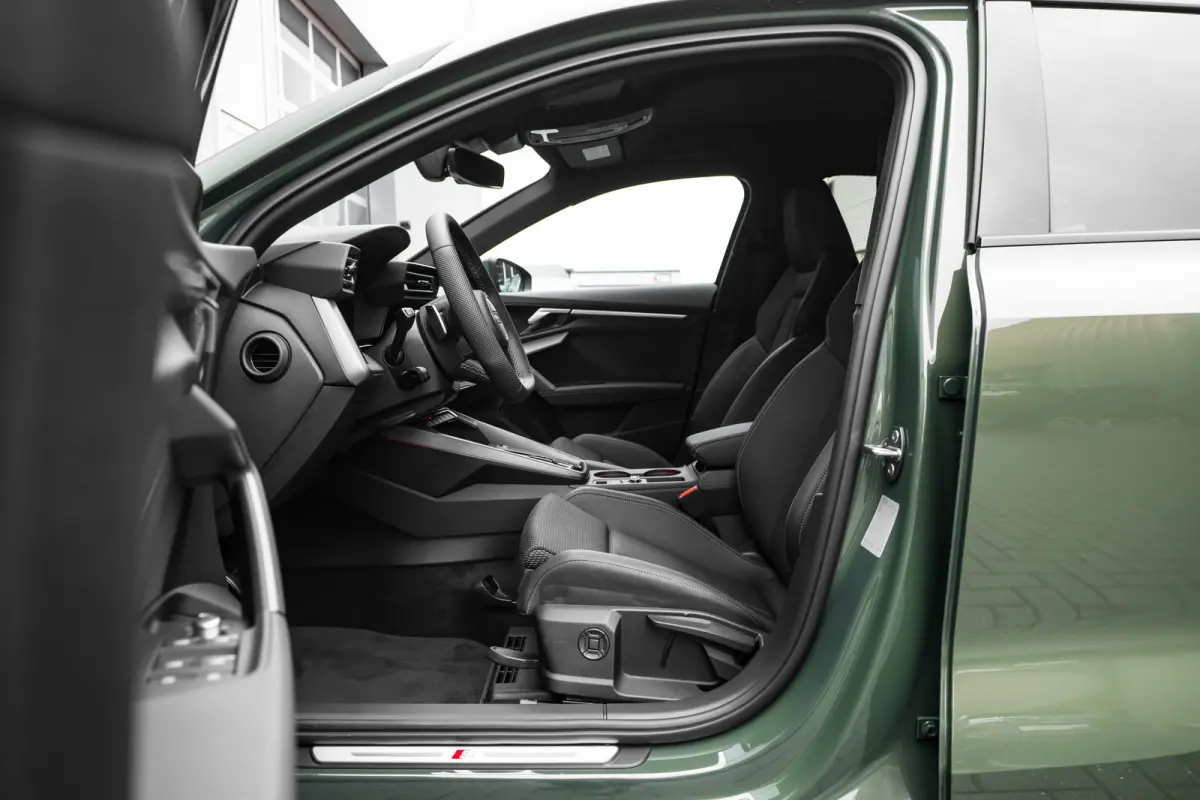 S edition | Aluminium optiek in het interieur | Assistentiepakket Rijden en Parkeren Plus | Audi virtual cockpit