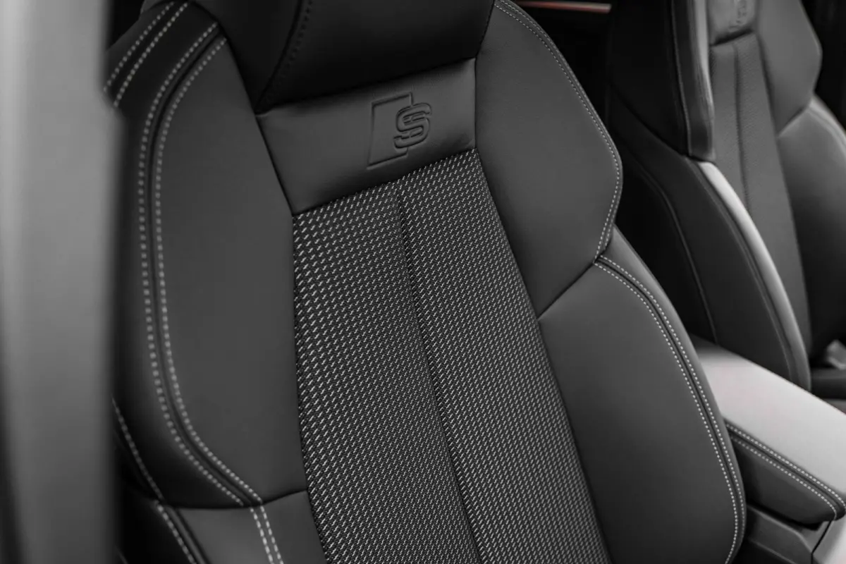 S edition | Aluminium optiek in het interieur | Assistentiepakket Rijden en Parkeren Plus | Audi virtual cockpit