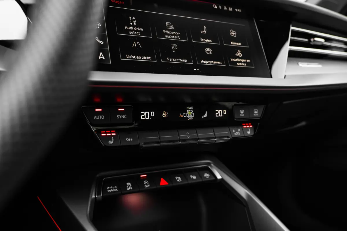 S edition | Aluminium optiek in het interieur | Assistentiepakket Rijden en Parkeren Plus | Audi virtual cockpit