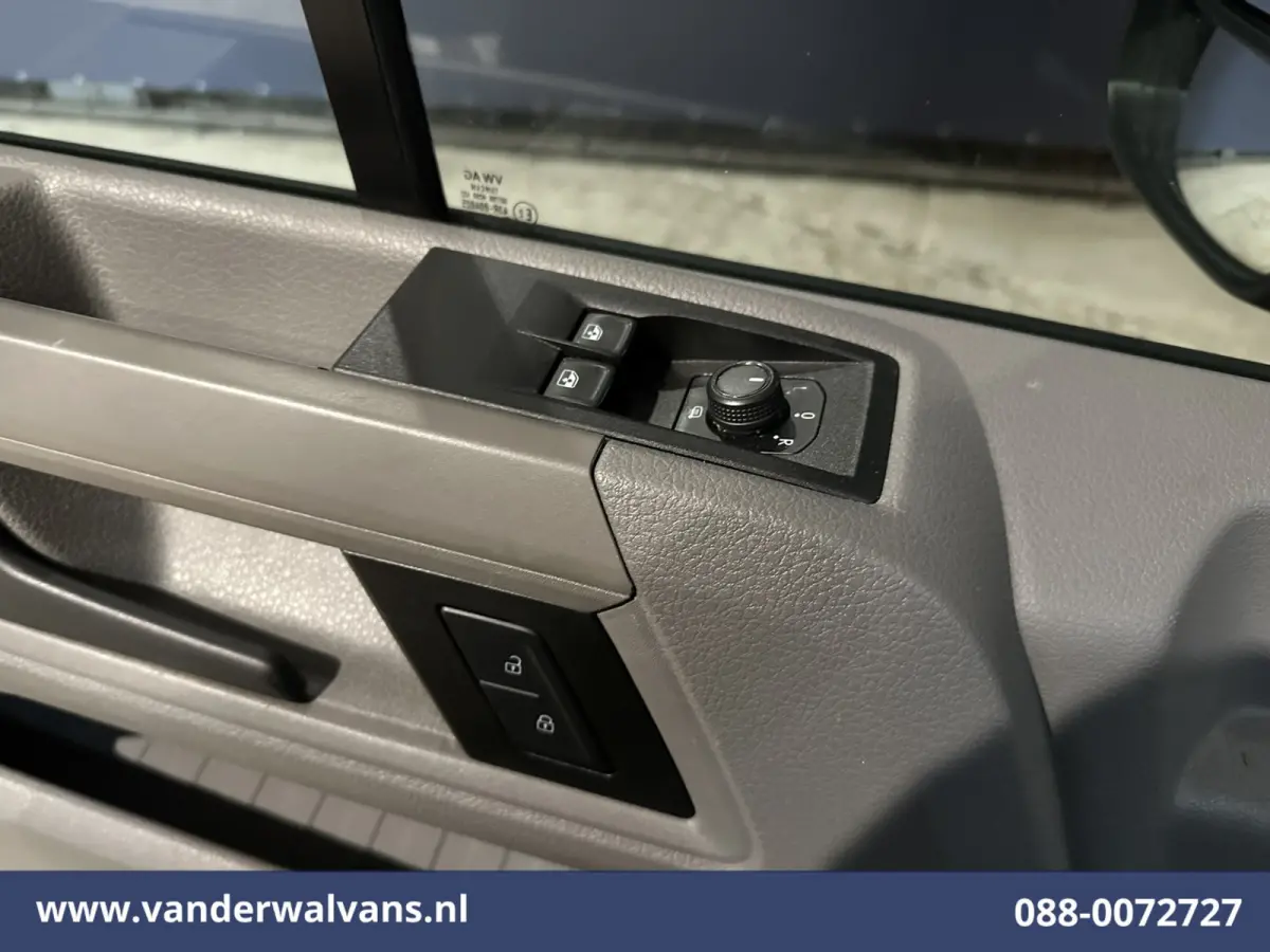 2.0 TDI 141pk L3H3 L2H2 Euro6 Airco | Camera | Apple Carplay | Android Auto | Cruisecontrol | Massagestoel Chauffeursstoel, 2800kg trekvermogen