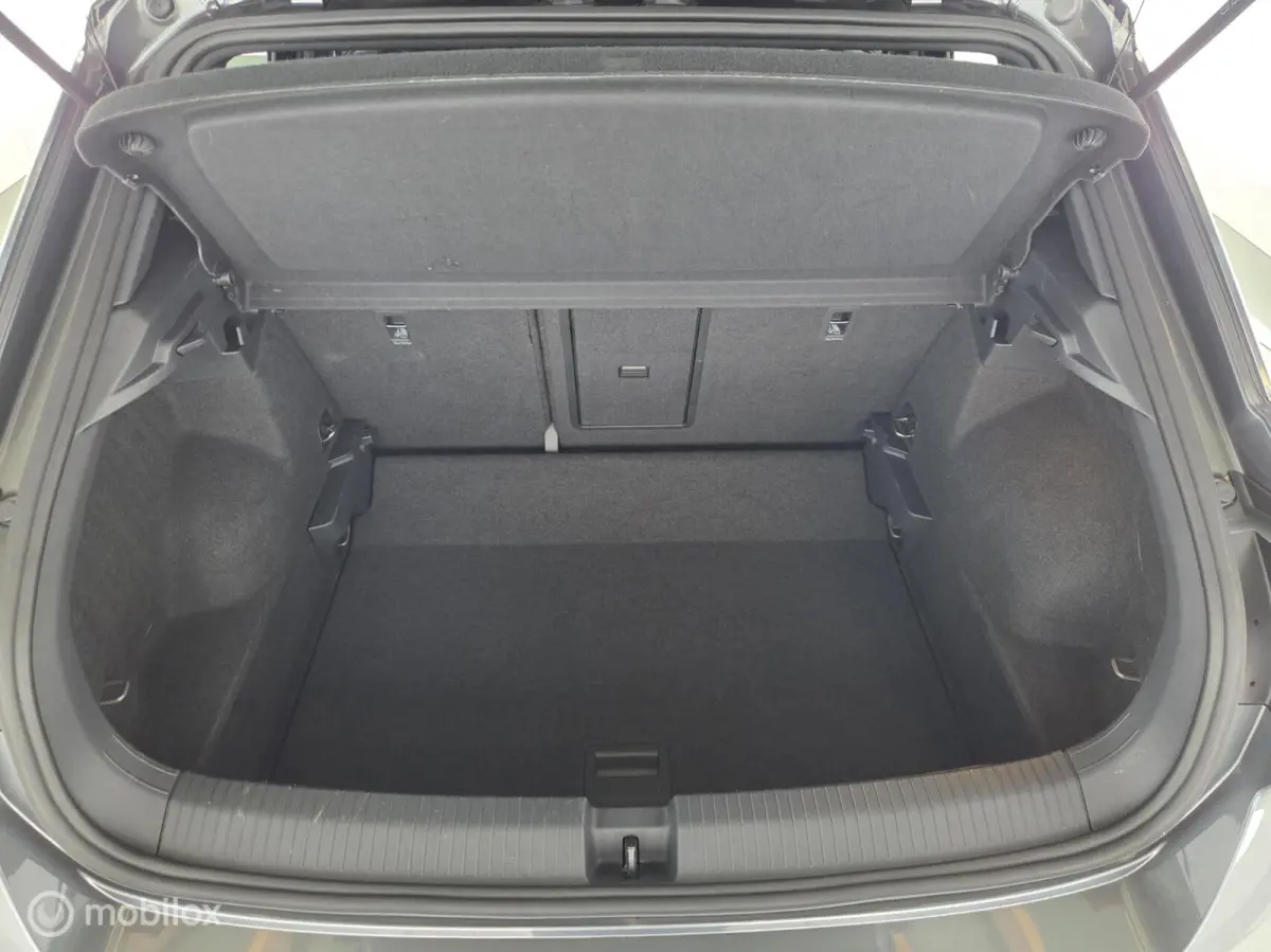 1.5 TSI Automaat R-Line nwmodel|led|nav|blis|acc|lmv18