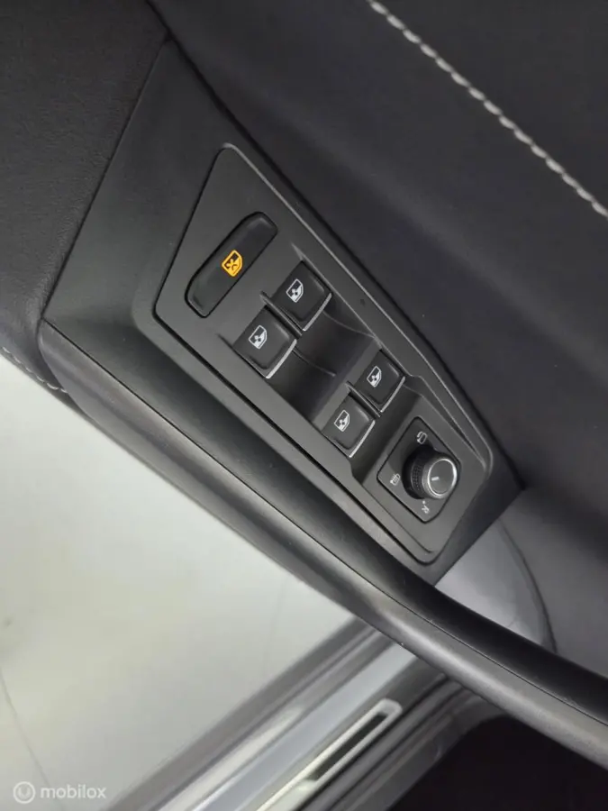 1.5 TSI Automaat R-Line nwmodel|led|nav|blis|acc|lmv18