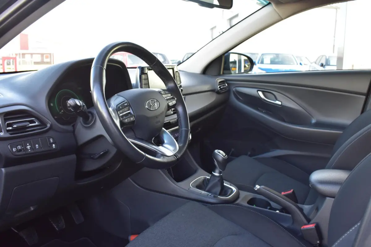 1.0 T-GDi MHEV Comfort|Camera|Apple carplay/android auto|Cruise control|