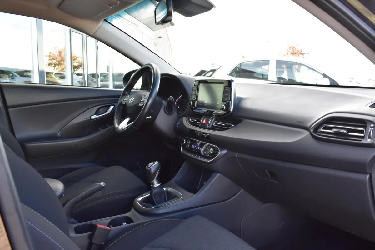 1.0 T-GDi MHEV Comfort|Camera|Apple carplay/android auto|Cruise control|