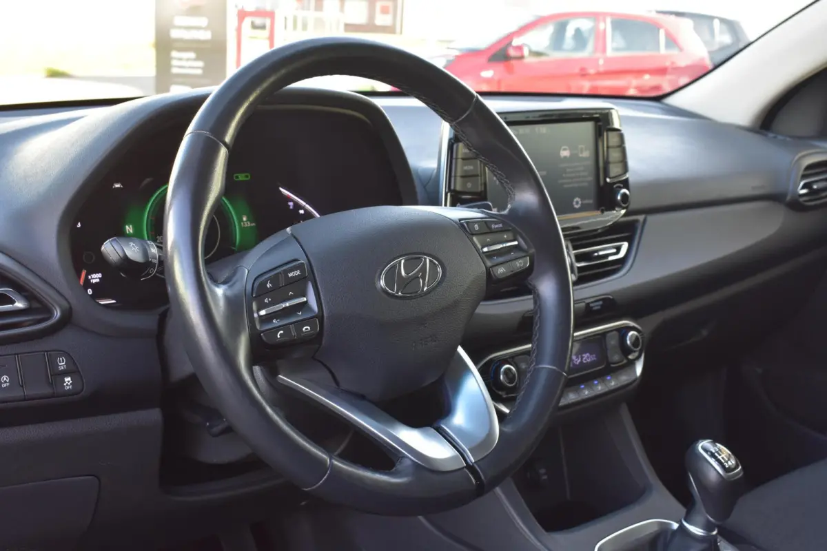 1.0 T-GDi MHEV Comfort|Camera|Apple carplay/android auto|Cruise control|