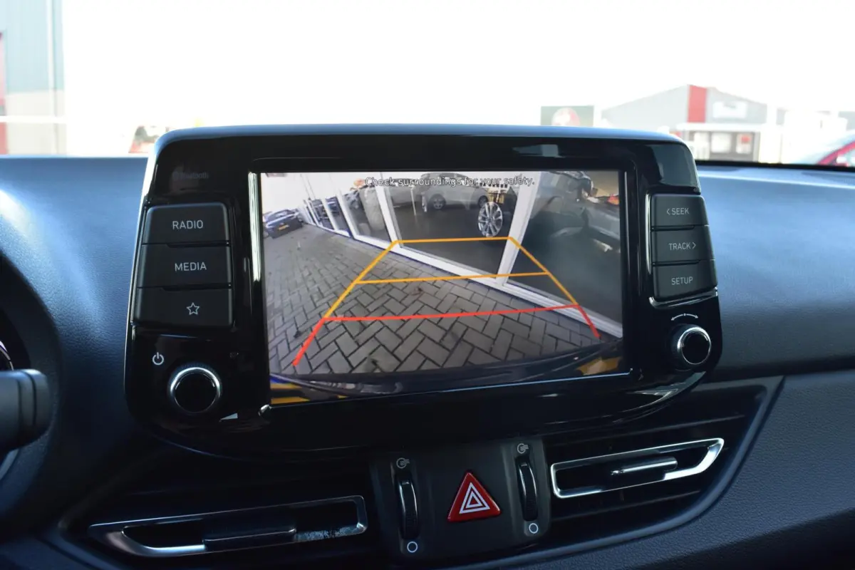 1.0 T-GDi MHEV Comfort|Camera|Apple carplay/android auto|Cruise control|