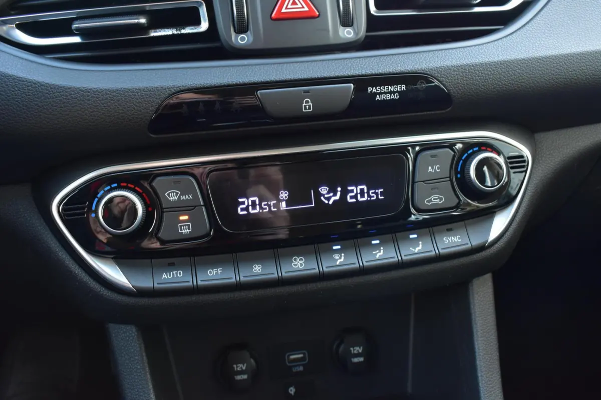 1.0 T-GDi MHEV Comfort|Camera|Apple carplay/android auto|Cruise control|