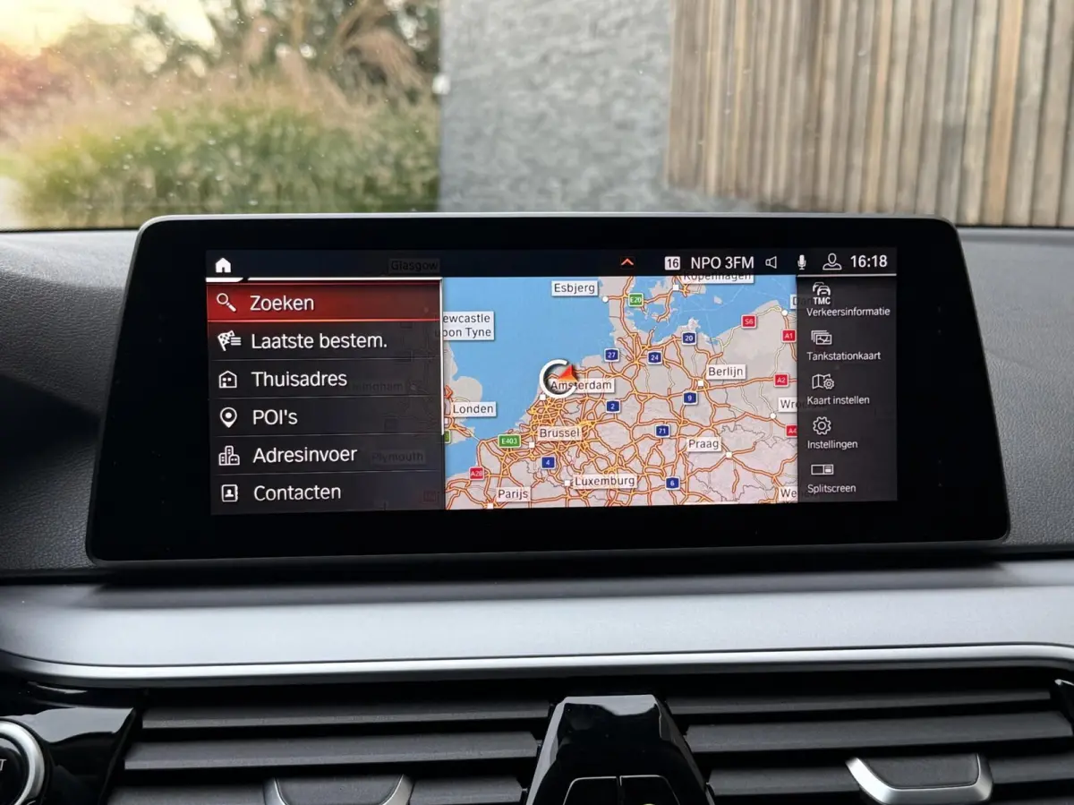 520i High Executive Automaat | Apple CarPlay | Leren bekleding | Stoelverwarming | LED verlichting | Comfortstoelen met memory-functie | Draadloze telefoonlader | Achteruitrijcamera