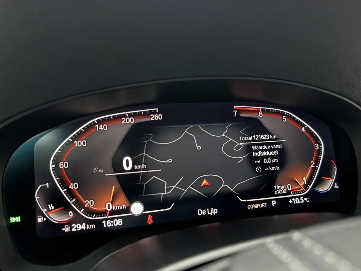 520i High Executive Automaat | Apple CarPlay | Leren bekleding | Stoelverwarming | LED verlichting | Comfortstoelen met memory-functie | Draadloze telefoonlader | Achteruitrijcamera