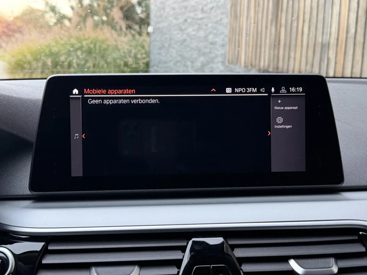 520i High Executive Automaat | Apple CarPlay | Leren bekleding | Stoelverwarming | LED verlichting | Comfortstoelen met memory-functie | Draadloze telefoonlader | Achteruitrijcamera