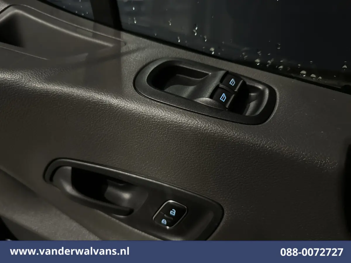 2.0 TDCI 131pk Bakwagen Laadklep Euro6 Airco | Cruisecontrol | Verwarmde voorruit Bijrijdersbank