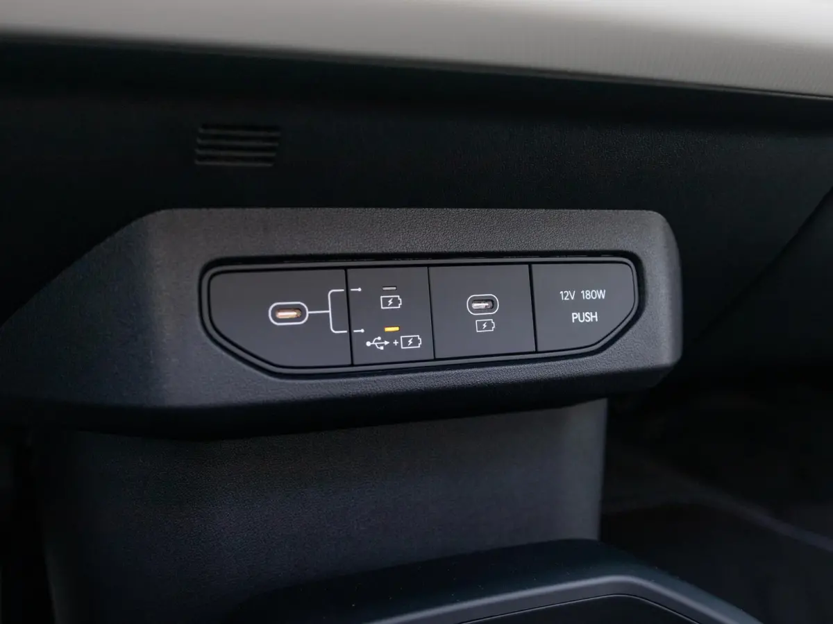 GT-Line 81.4 kWh | Direct leverbaar! | Navi. | Clima. | Adapt. Cruise. | Dodehoekassistentie | Stoel&Stuur Verwarming | Glazen Schuif/Kanteldak | Harman Kardon | GT-Line Vegan Lederen Stoelb