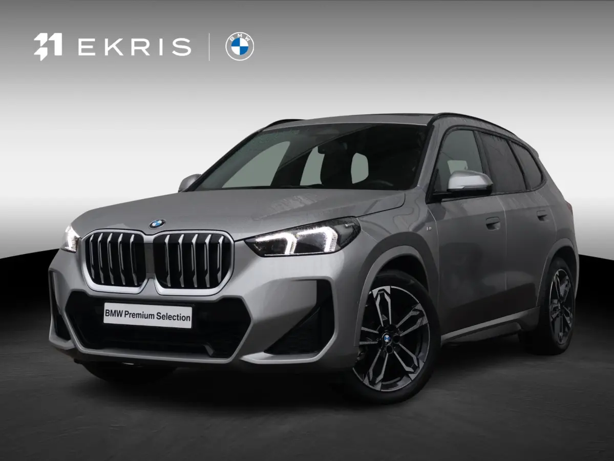 sDrive20i M Sportpakket/ Stuurwielrand verwarmd/ Comfort Access/ Achteruitrijcamera/ Panoramadak/ Sportstoelen/ Stoelverwarming/ Driving Assistant Plus /