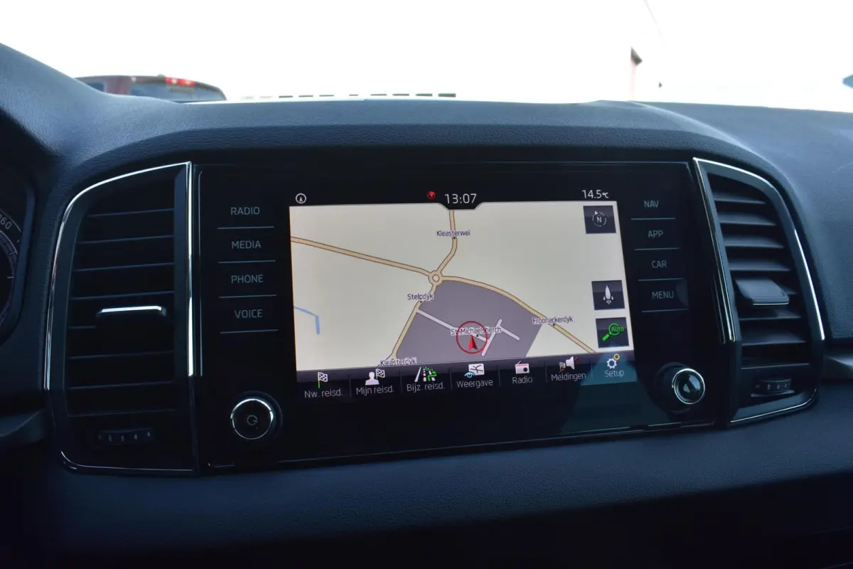 1.0 TSI Clever Edition|Cruise control|Navi|PDC|