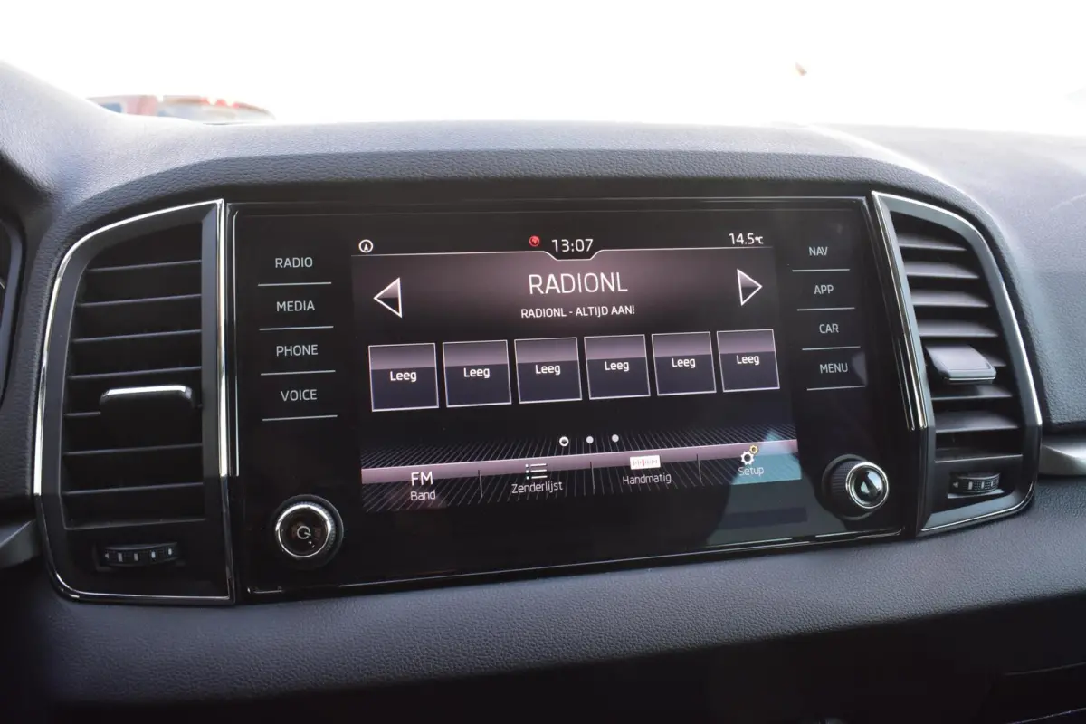 1.0 TSI Clever Edition|Cruise control|Navi|PDC|
