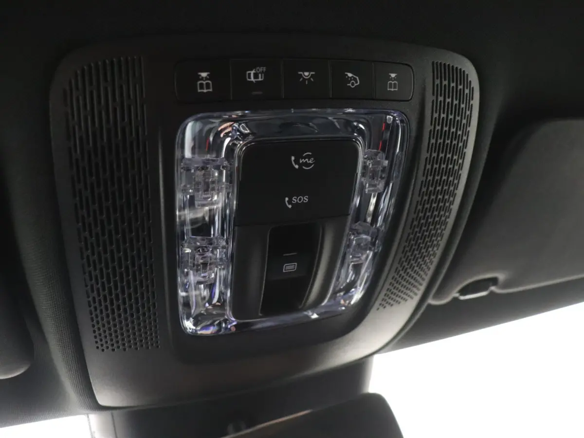 180 Star Edition AMG Line / Stoelverwarming / Achteruitrijcamera / Panorama-schuifdak / Night-Pakket / Multispaaks-velgen /