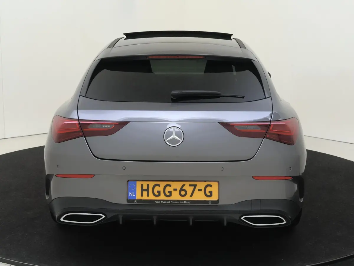 180 Star Edition AMG Line / Stoelverwarming / Achteruitrijcamera / Panorama-schuifdak / Night-Pakket / Multispaaks-velgen /