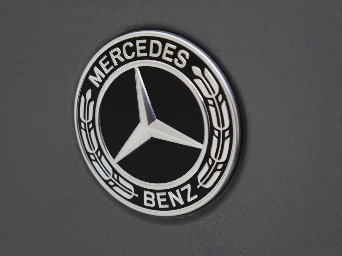 180 Star Edition AMG Line / Stoelverwarming / Achteruitrijcamera / Panorama-schuifdak / Night-Pakket / Multispaaks-velgen /