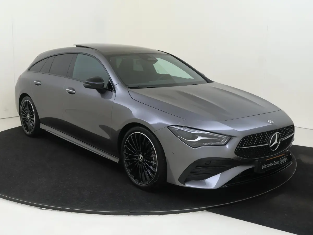 180 Star Edition AMG Line / Stoelverwarming / Achteruitrijcamera / Panorama-schuifdak / Night-Pakket / Multispaaks-velgen /