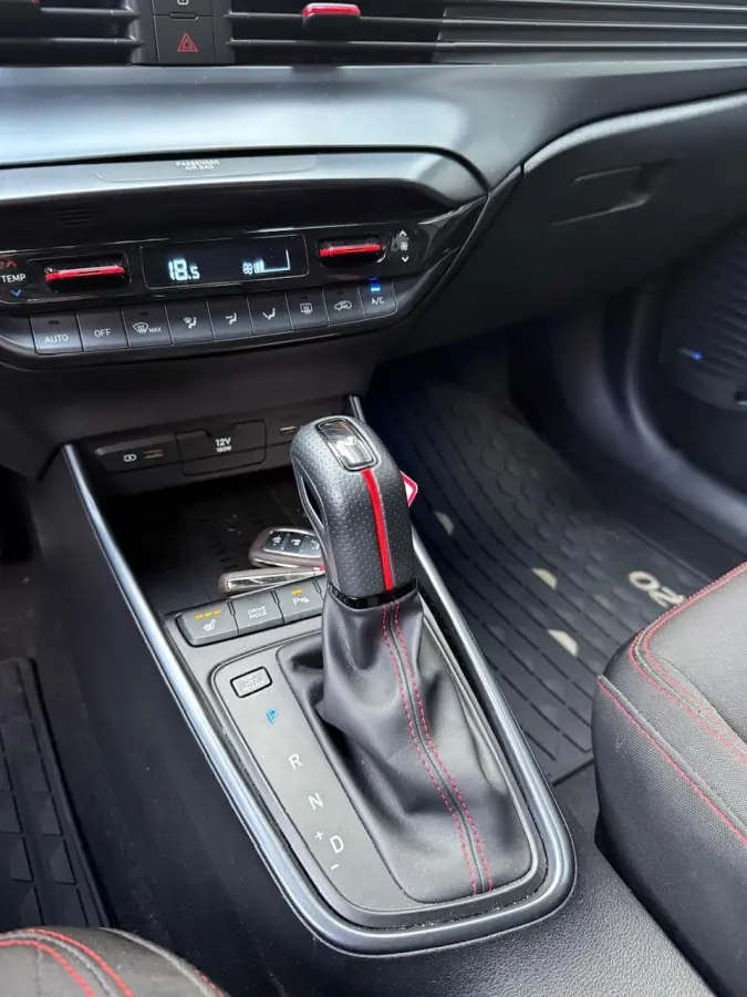 1.0 Benz + Elek | N-Line | Aut | Camera | Xenon