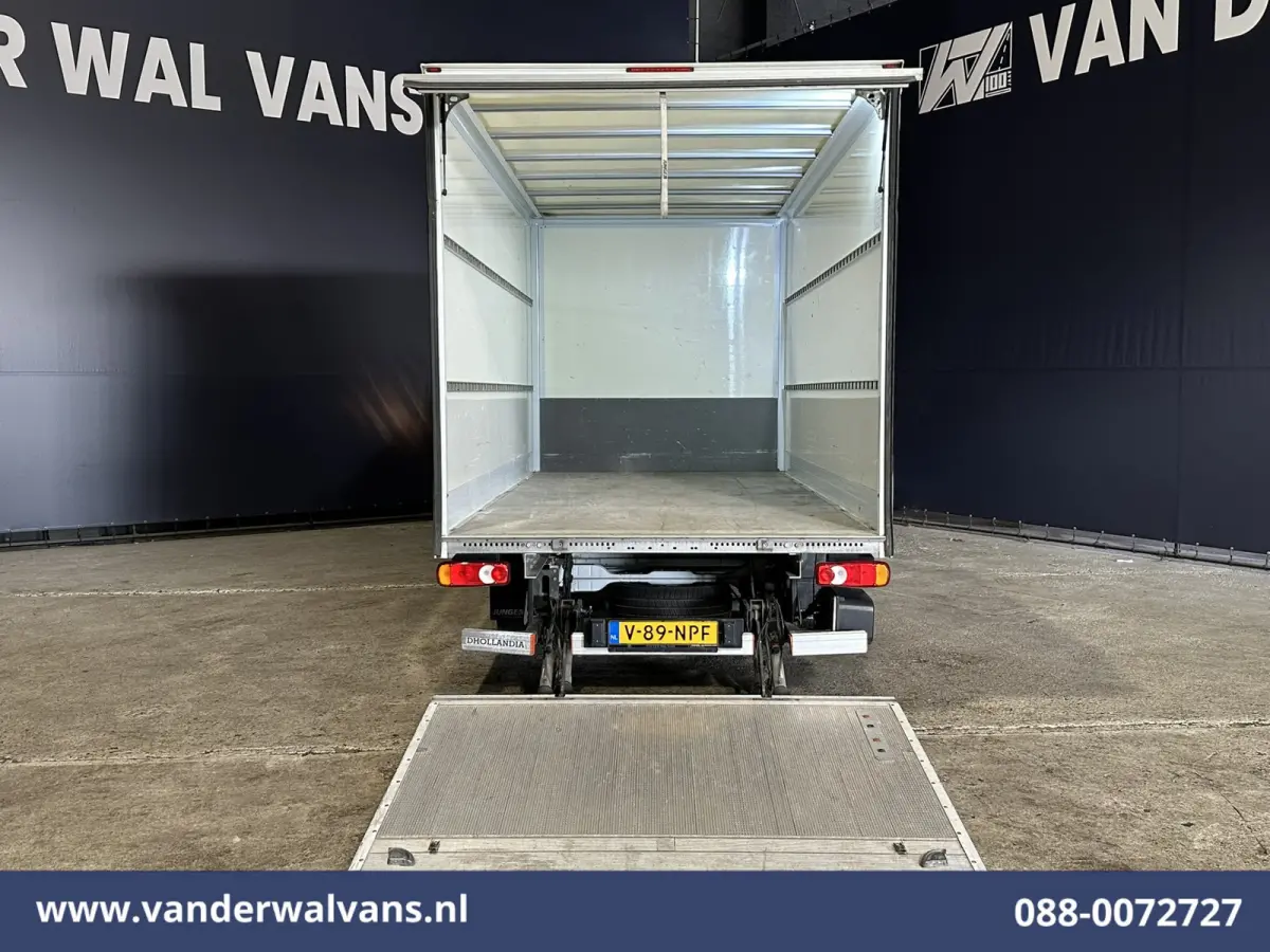 2.2 BlueHDi 141pk Bakwagen 436cm Lang Laadklep Euro6 Airco | Camera | Bijrijdersbank Cruisecontrol | 1055kg laadvermogen