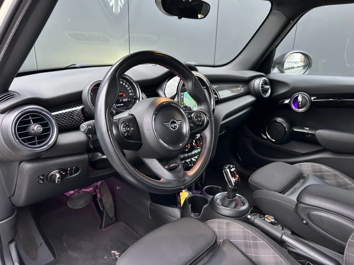 S 2.0 192pk 5-Drs Automaat LED Navi Carplay JCW-stuur Cruise Leder