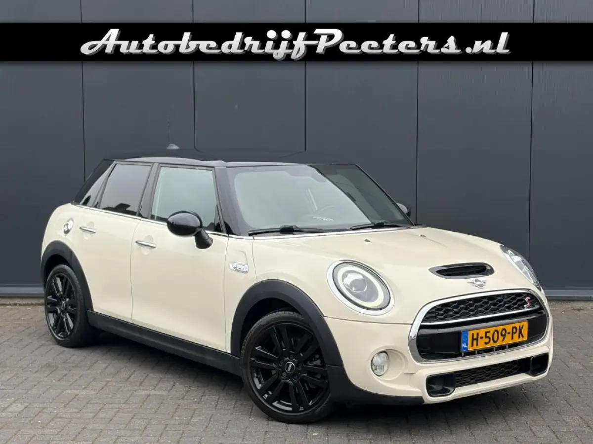 S 2.0 192pk 5-Drs Automaat LED Navi Carplay JCW-stuur Cruise Leder
